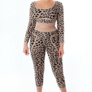 Animals print long sleeve 2 piece